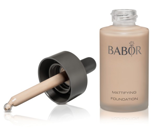 Mattifying Foundation 01 ivory